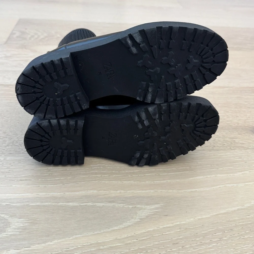 Zara Black Chelsea Boots - Picture 4 of 7